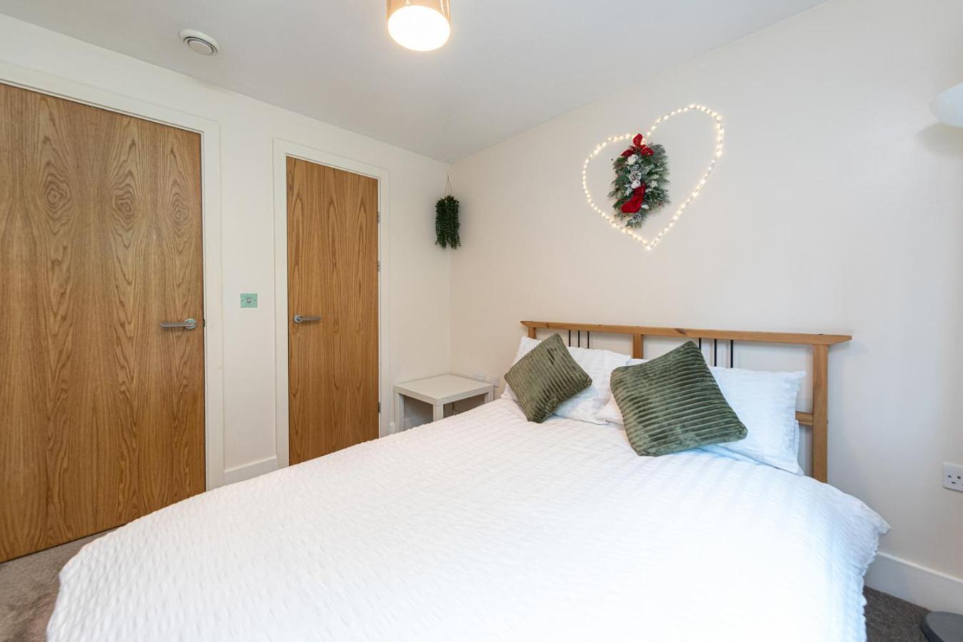 30 Quayside Apartment *
