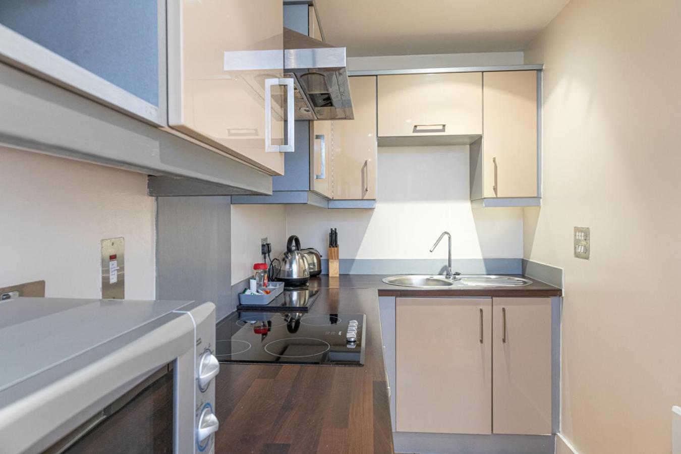 30 Quayside Apartment