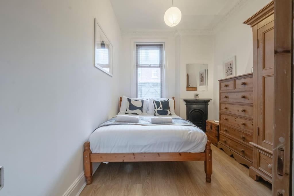 Cosy Flat,great Location&parking Apartment