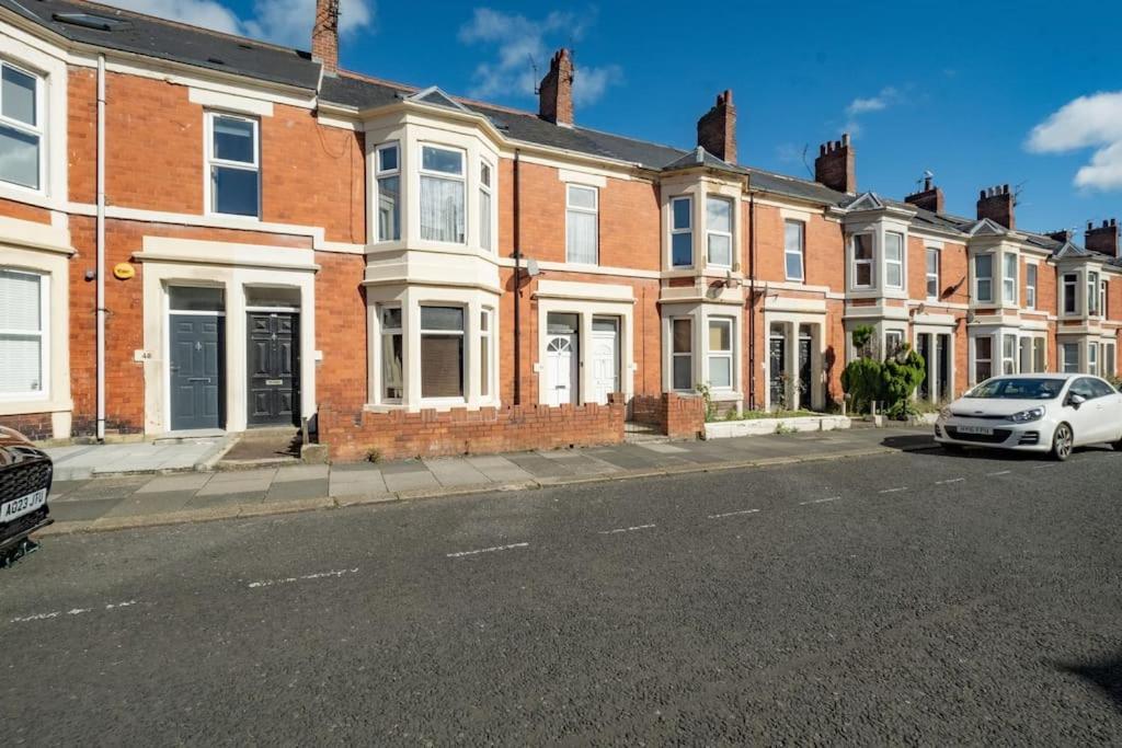 Cosy Flat,great Location&parking Apartment *