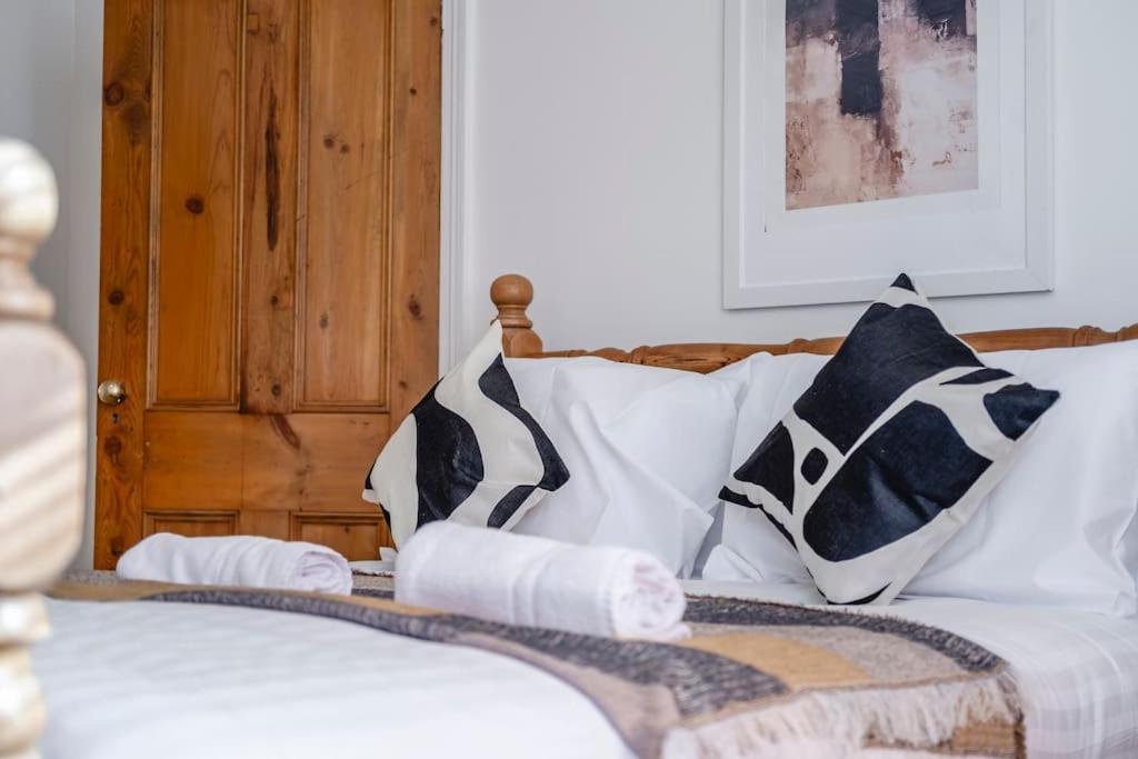 Cosy Flat,great Location&parking Apartment *