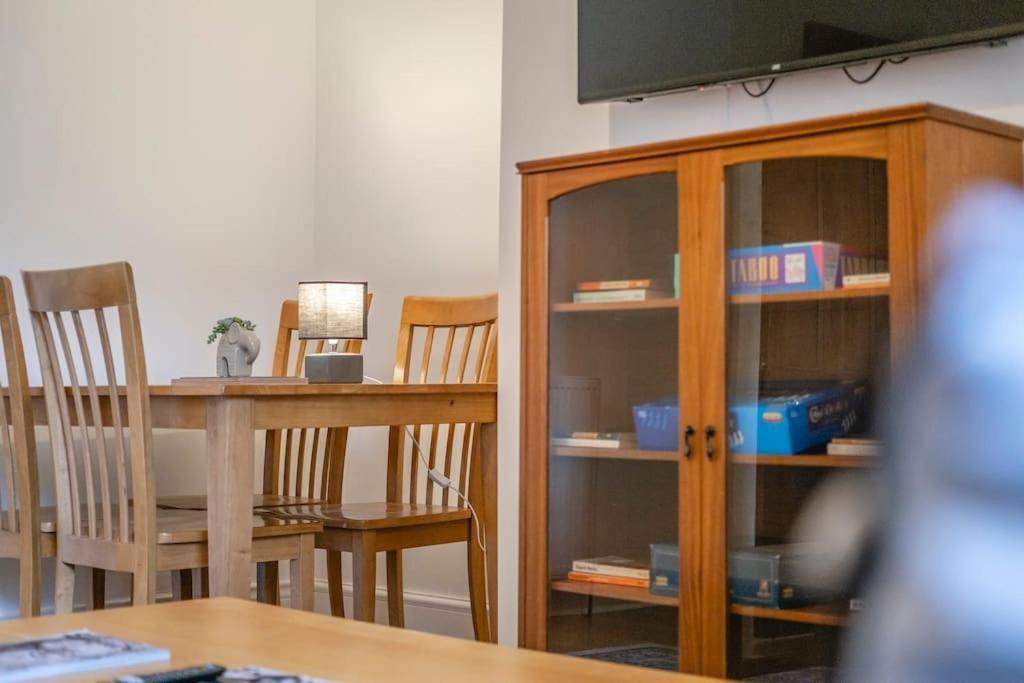Cosy Flat,great Location&parking Apartment