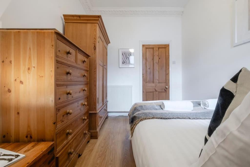 Cosy Flat,great Location&parking Apartment