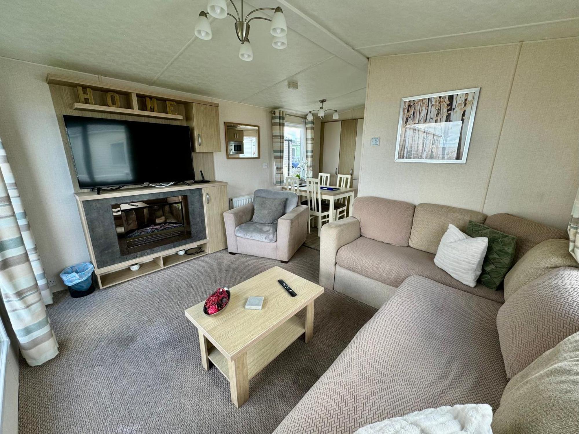 New Sea View Platinum Caravan With Huge Decking