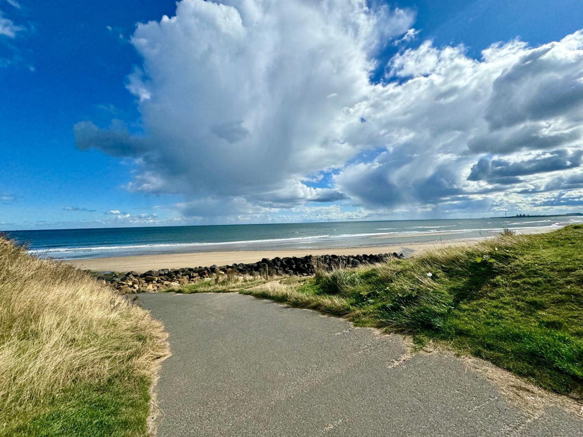 New Sea View Platinum Caravan With Huge Decking *