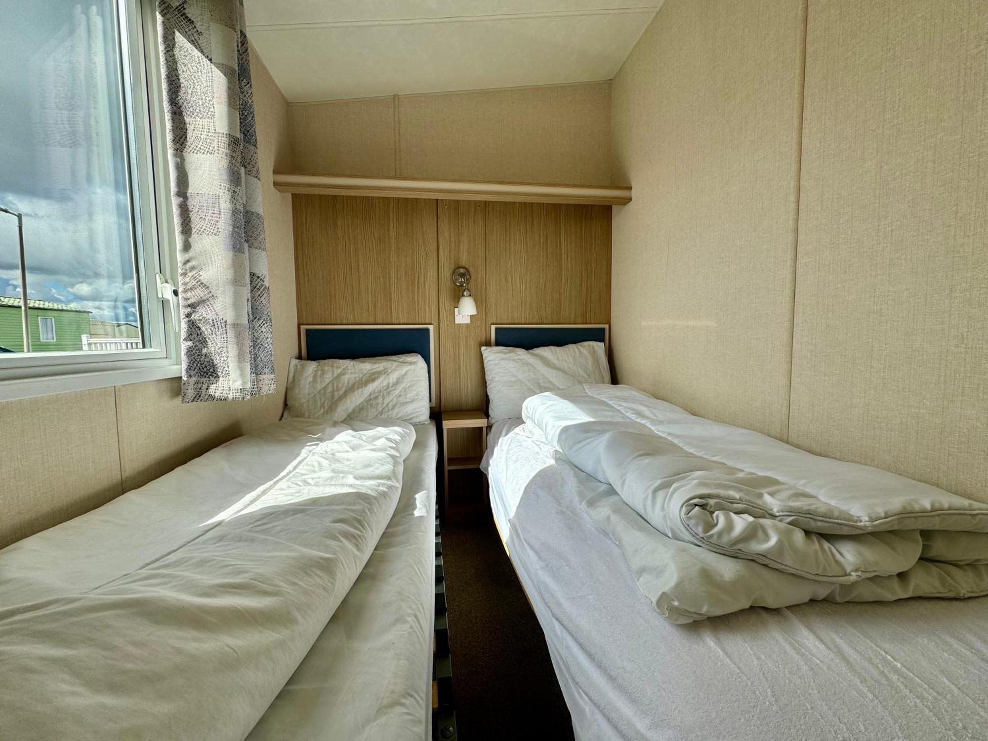 New Sea View Platinum Caravan With Huge Decking Campsite *