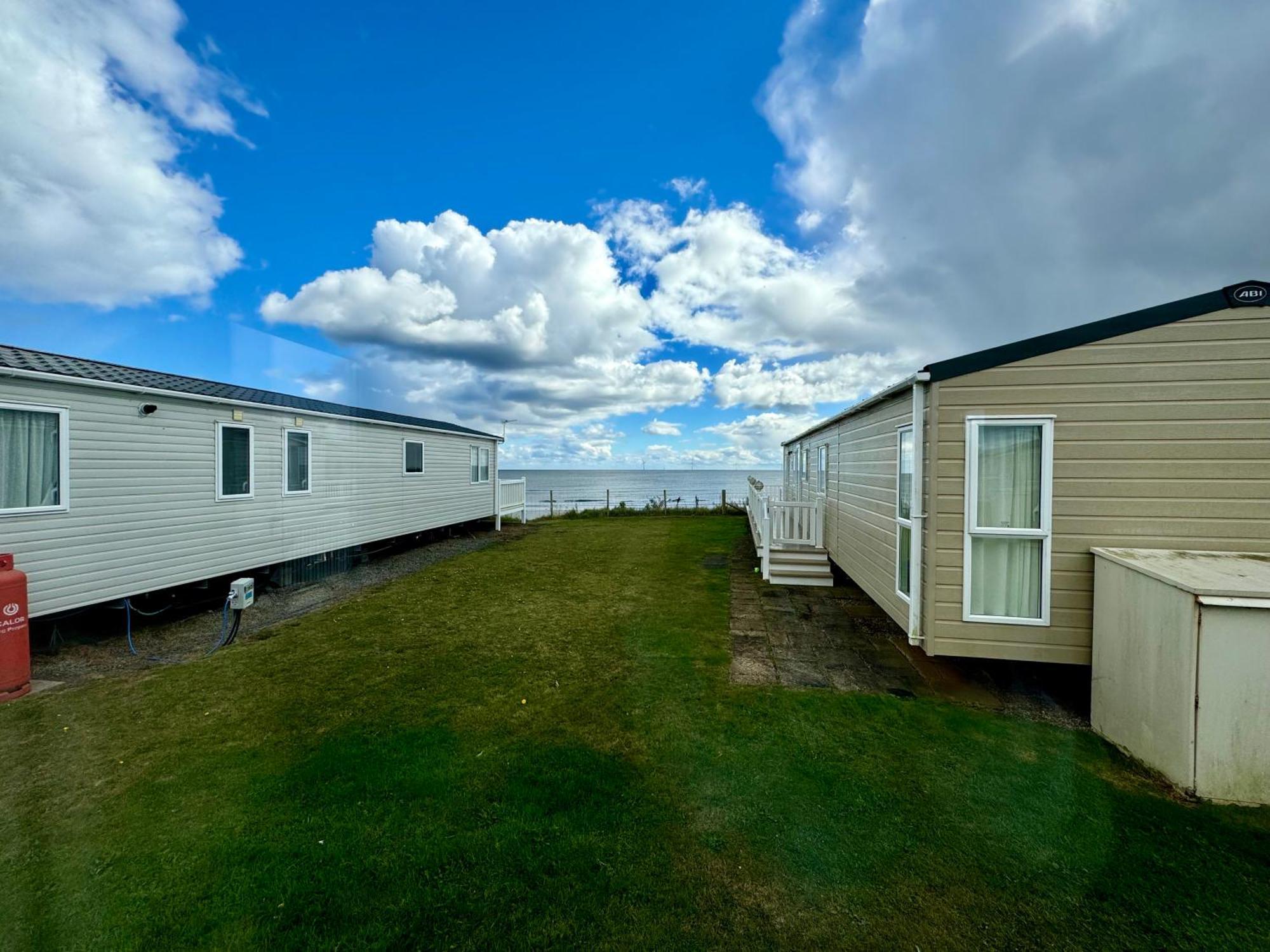 New Sea View Platinum Caravan With Huge Decking Campsite *