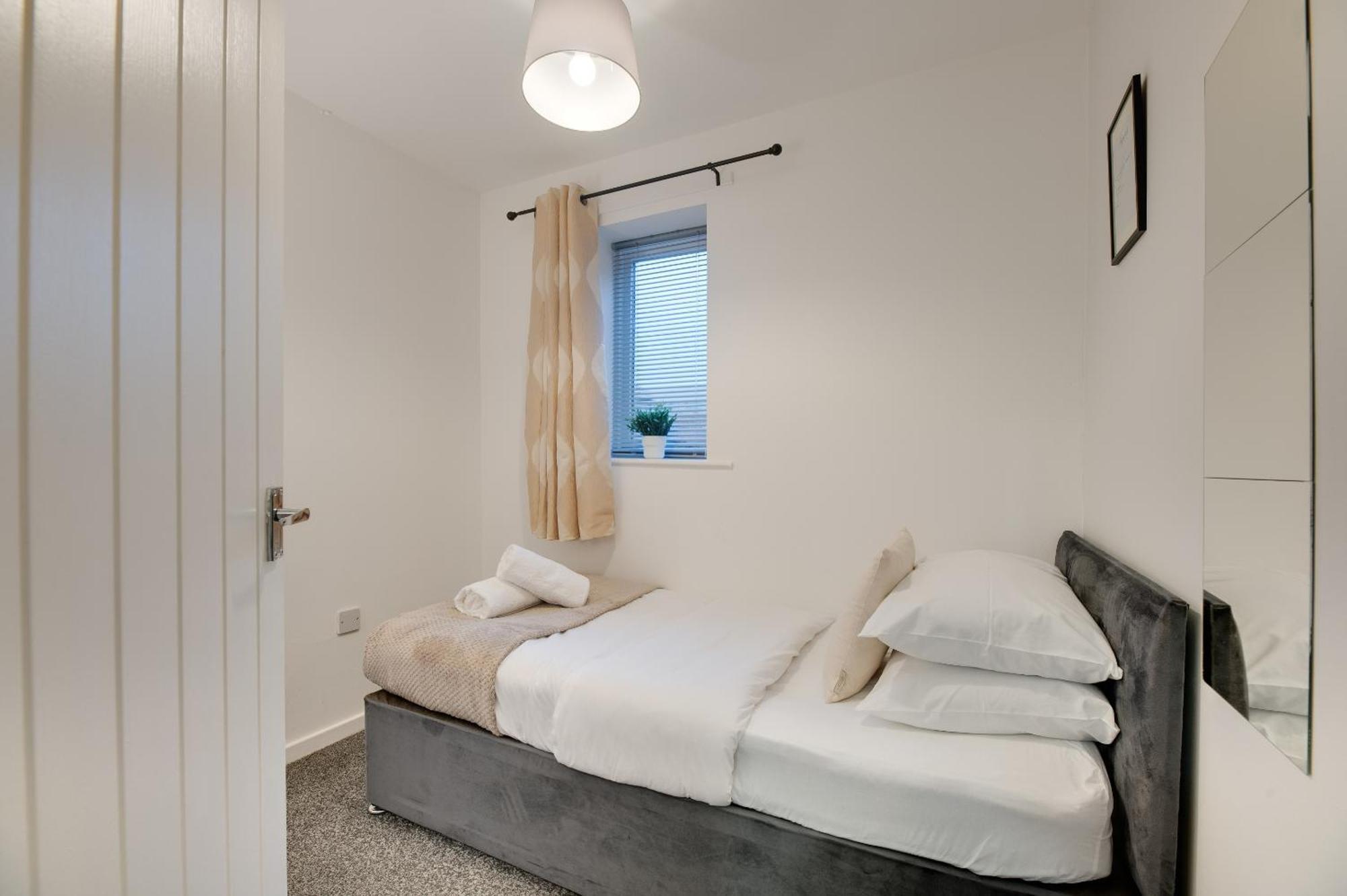 3 Bedroom Centre With Free Parking, Medieval Area Newcastle upon Tyne