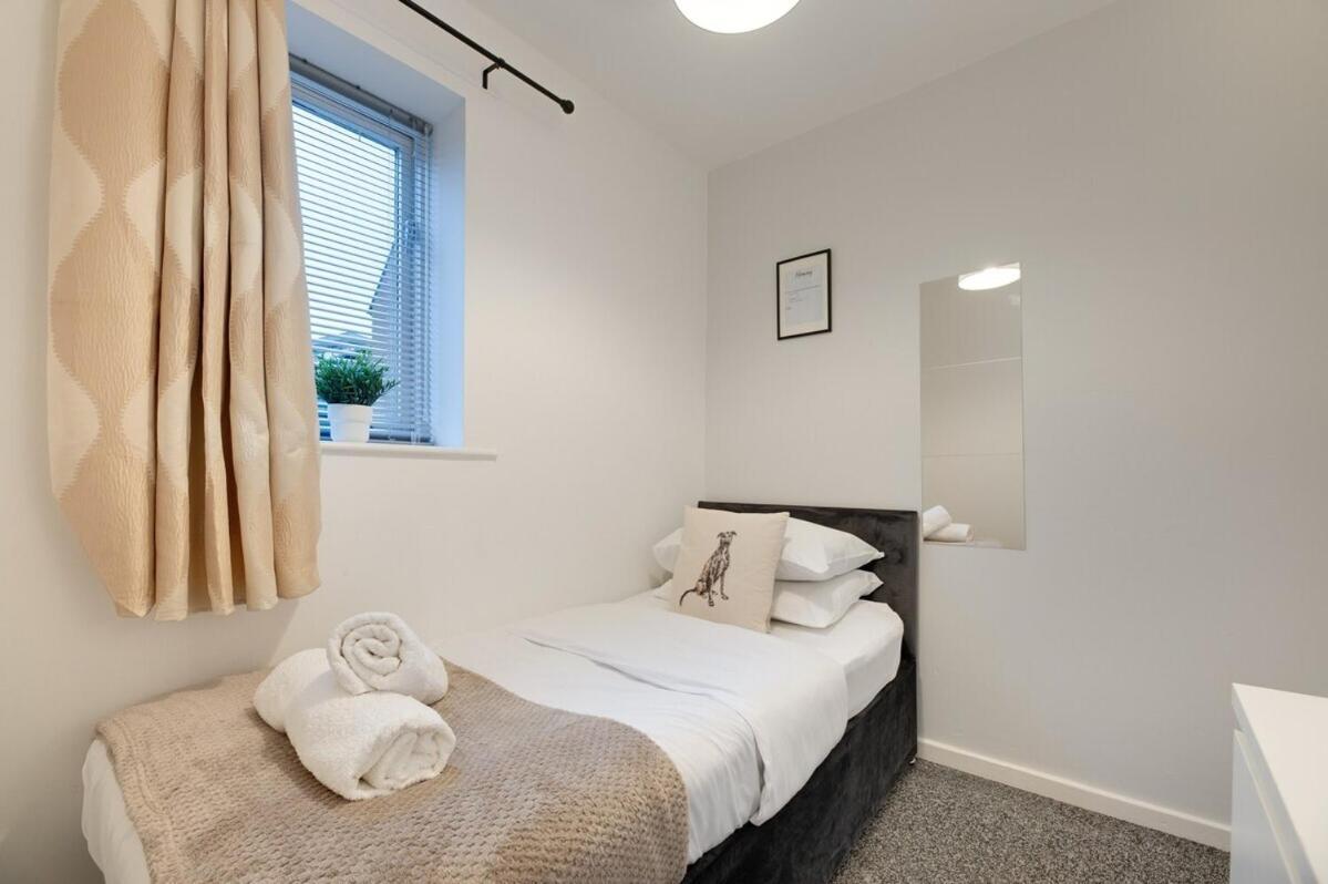 3 Bedroom Centre With Free Parking, Medieval Area Newcastle upon Tyne