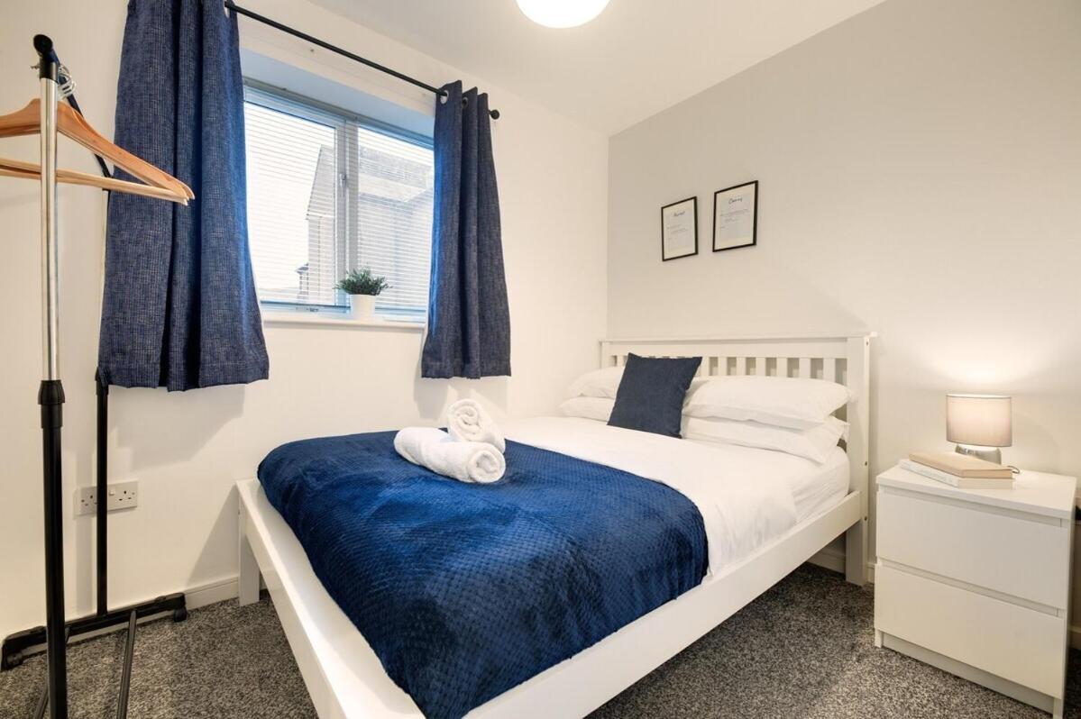 3 Bedroom Centre With Free Parking, Medieval Area Apartment