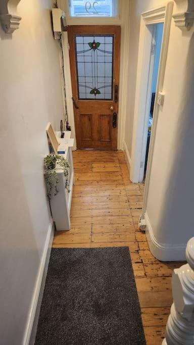 Peaceful, Away From Apartment Newcastle upon Tyne