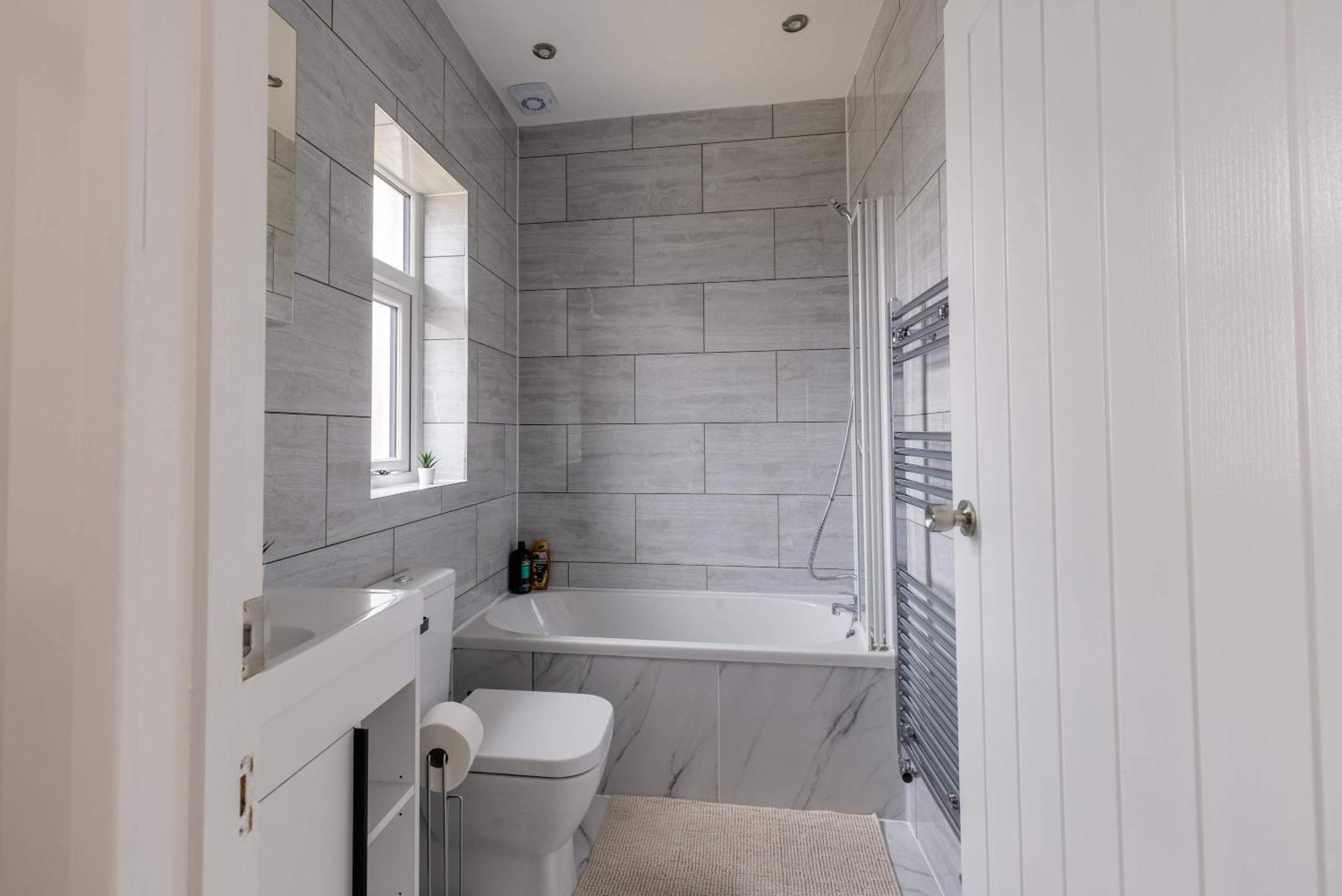Free Parking - 4 Bedroom House Holiday home Newcastle upon Tyne