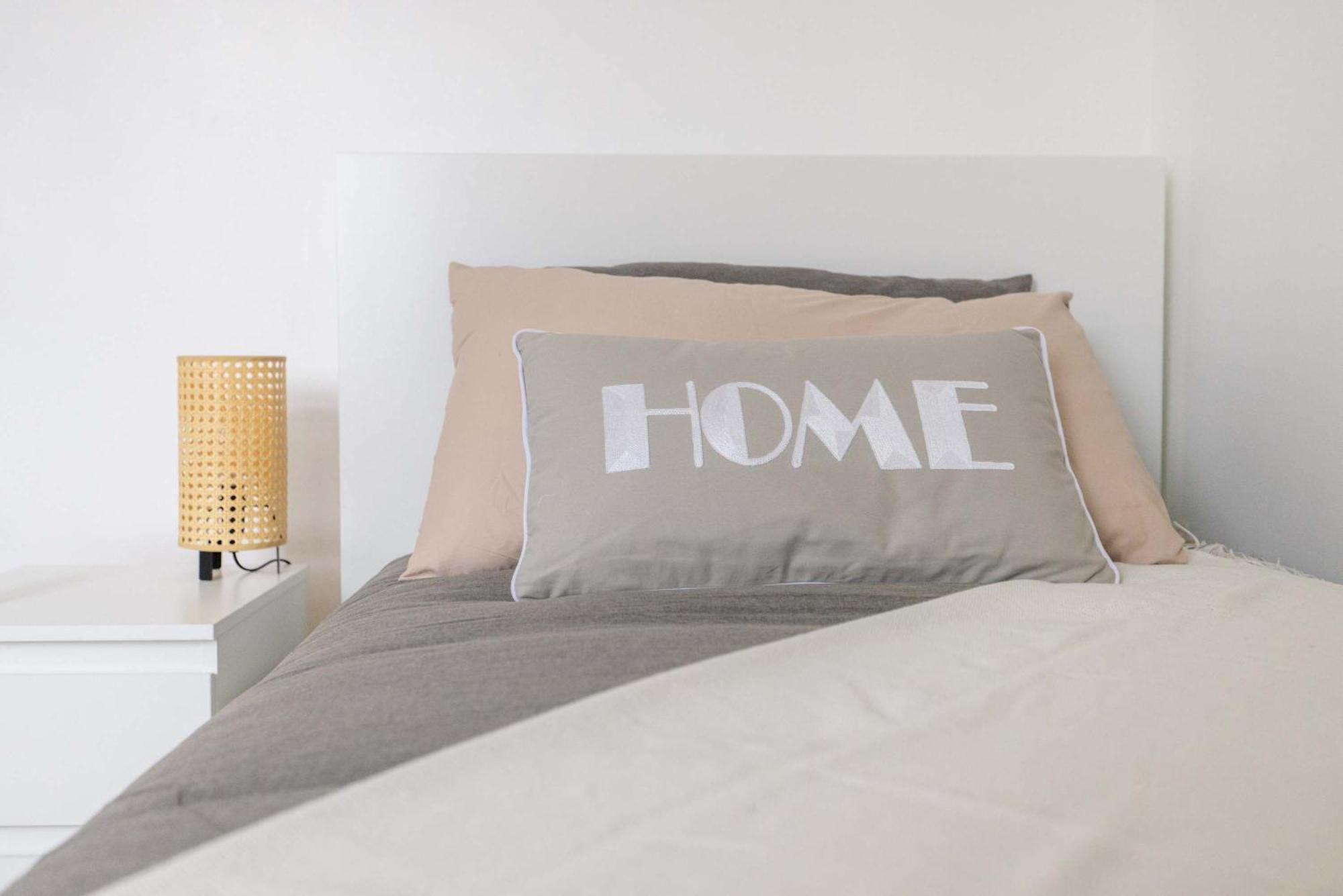 Free Parking - 4 Bedroom House