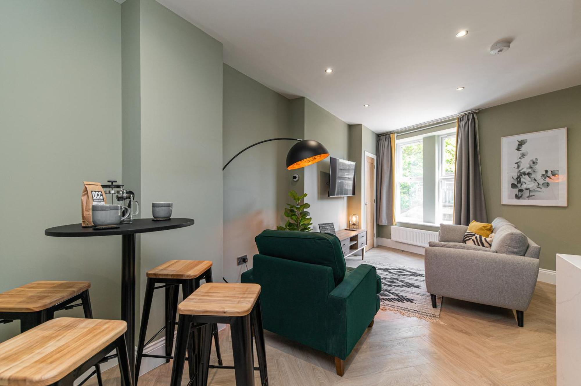 Chelmsford Loft 3 *