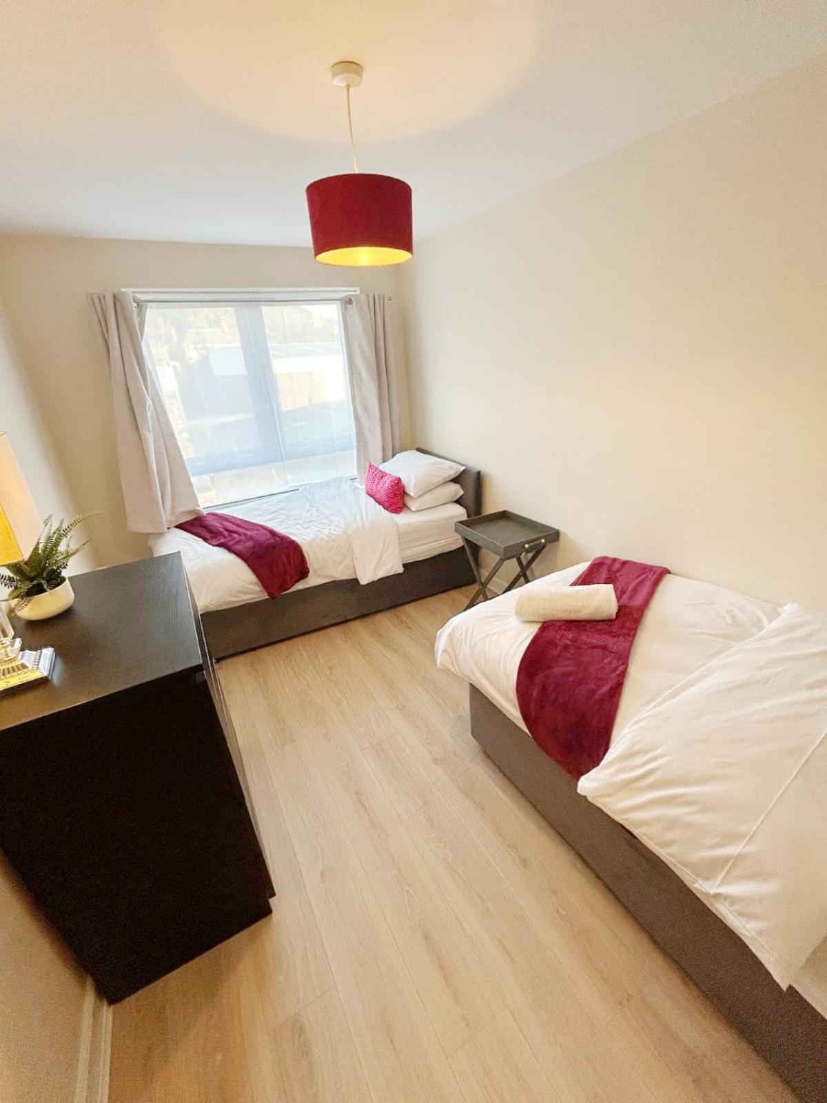 Apartment Waterfront Quayside With Secure Parking & Lift, Ideal For Mobility Users