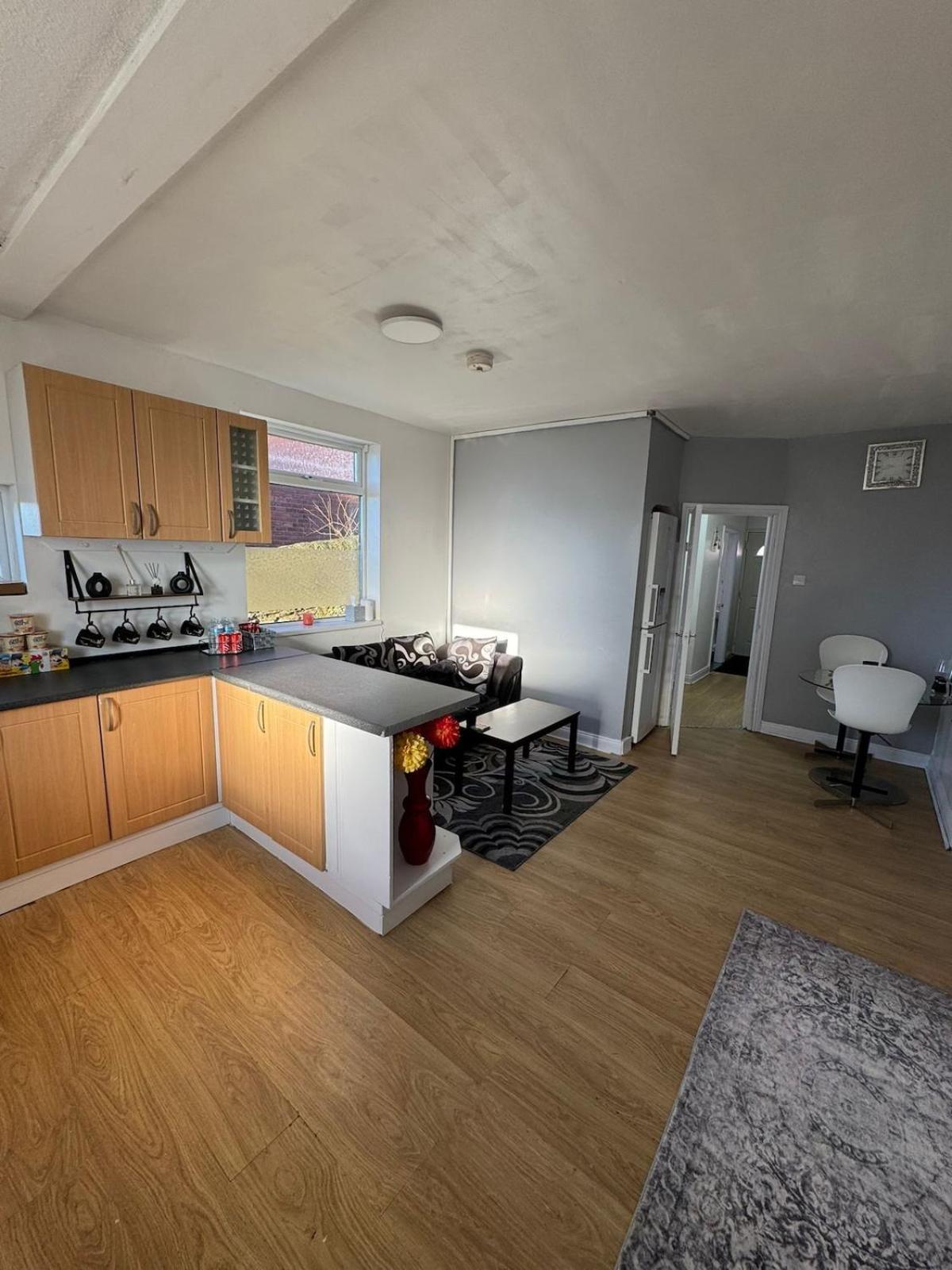 Apartment Spacious Flat In *