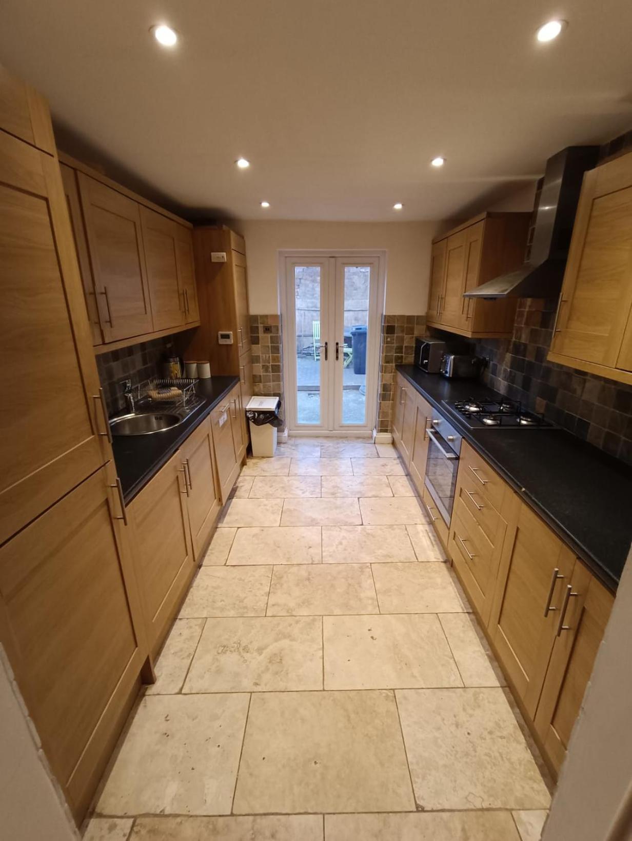8 Bed House 2 Miles Newcastle upon Tyne