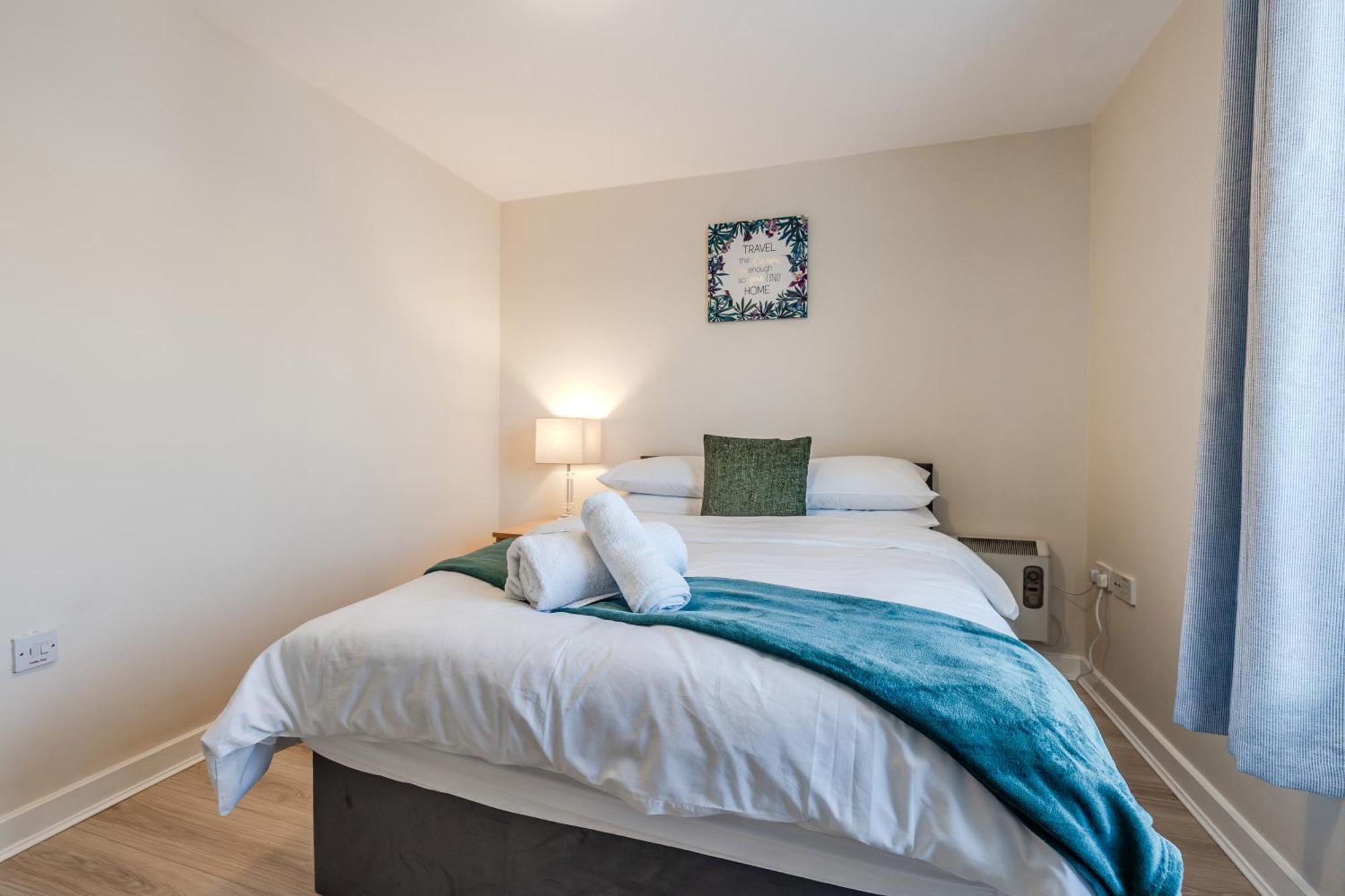 Waterfront Quayside With Secure Parking & Lift, Ideal For Mobility Users
