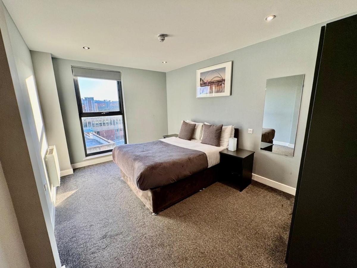 Apartment Modern With Views Of The Quayside Sleep 8 Free Parking