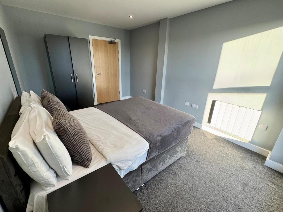Apartment Modern With Views Of The Quayside Sleep 8 Free Parking Newcastle upon Tyne