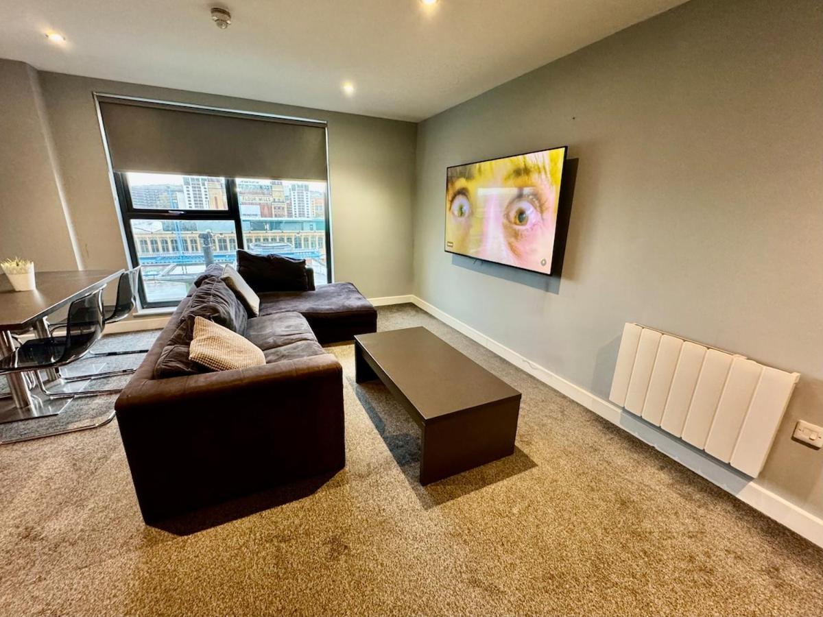Modern With Views Of The Quayside Sleep 8 Free Parking