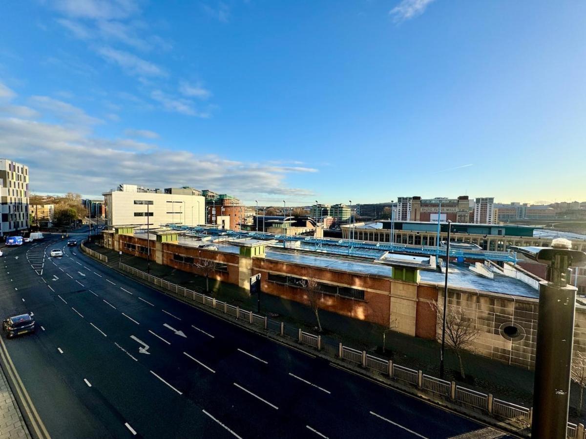 Apartment Modern With Views Of The Quayside Sleep 8 Free Parking