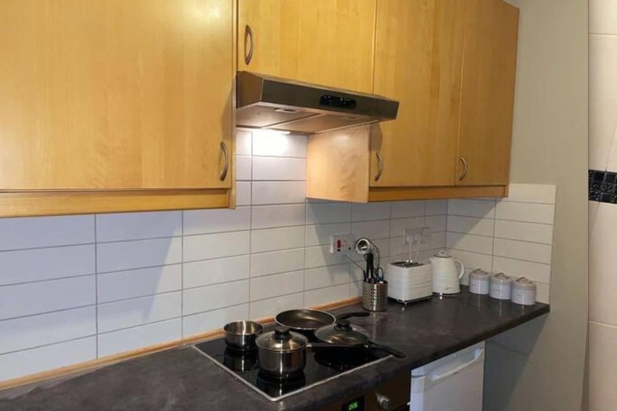 Chatsworth-2 Bdrm Sleeps 4 Ideal For Contractors Holiday home Newcastle upon Tyne