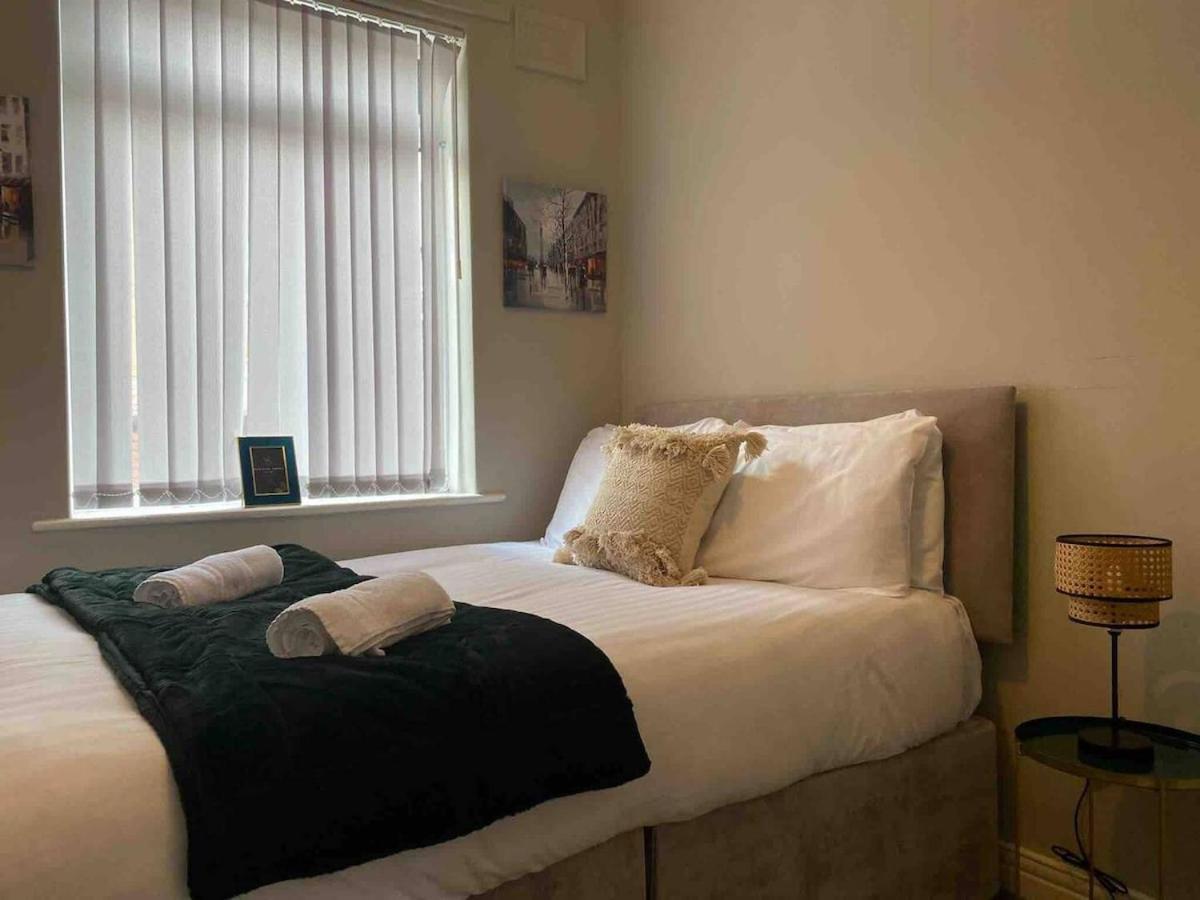 Chatsworth-2 Bdrm Sleeps 4 Ideal For Contractors Holiday home Newcastle upon Tyne