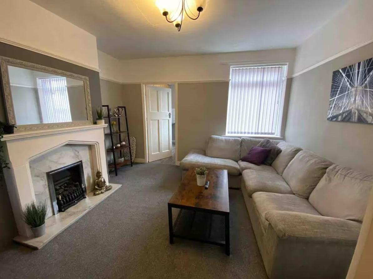 Chatsworth-2 Bdrm Sleeps 4 Ideal For Contractors Holiday home Newcastle upon Tyne