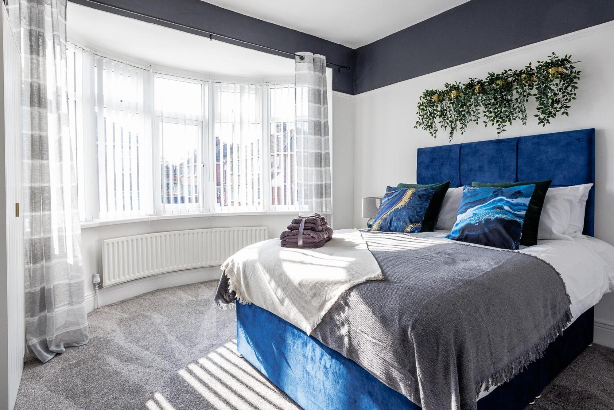 Holiday home Stylish Gem - Sleeps 9 - Parking *