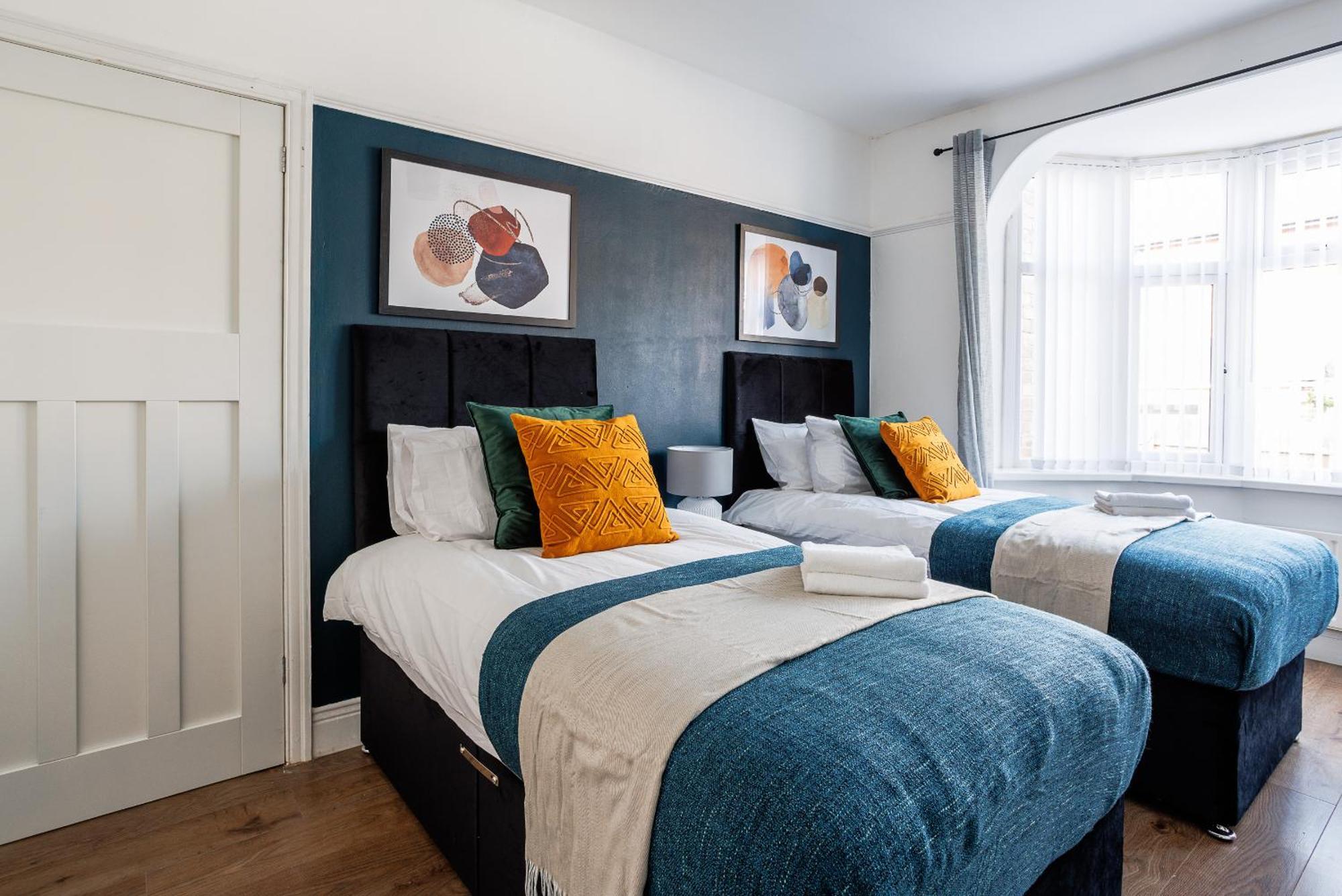 Stylish Gem - Sleeps 9 - Parking Newcastle upon Tyne