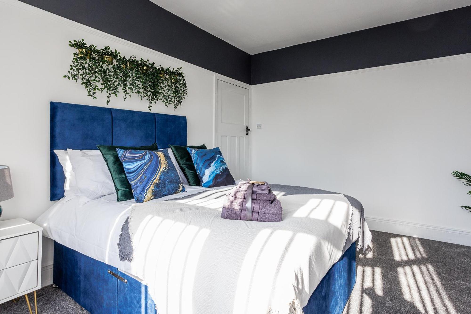 Holiday home Stylish Gem - Sleeps 9 - Parking Newcastle upon Tyne