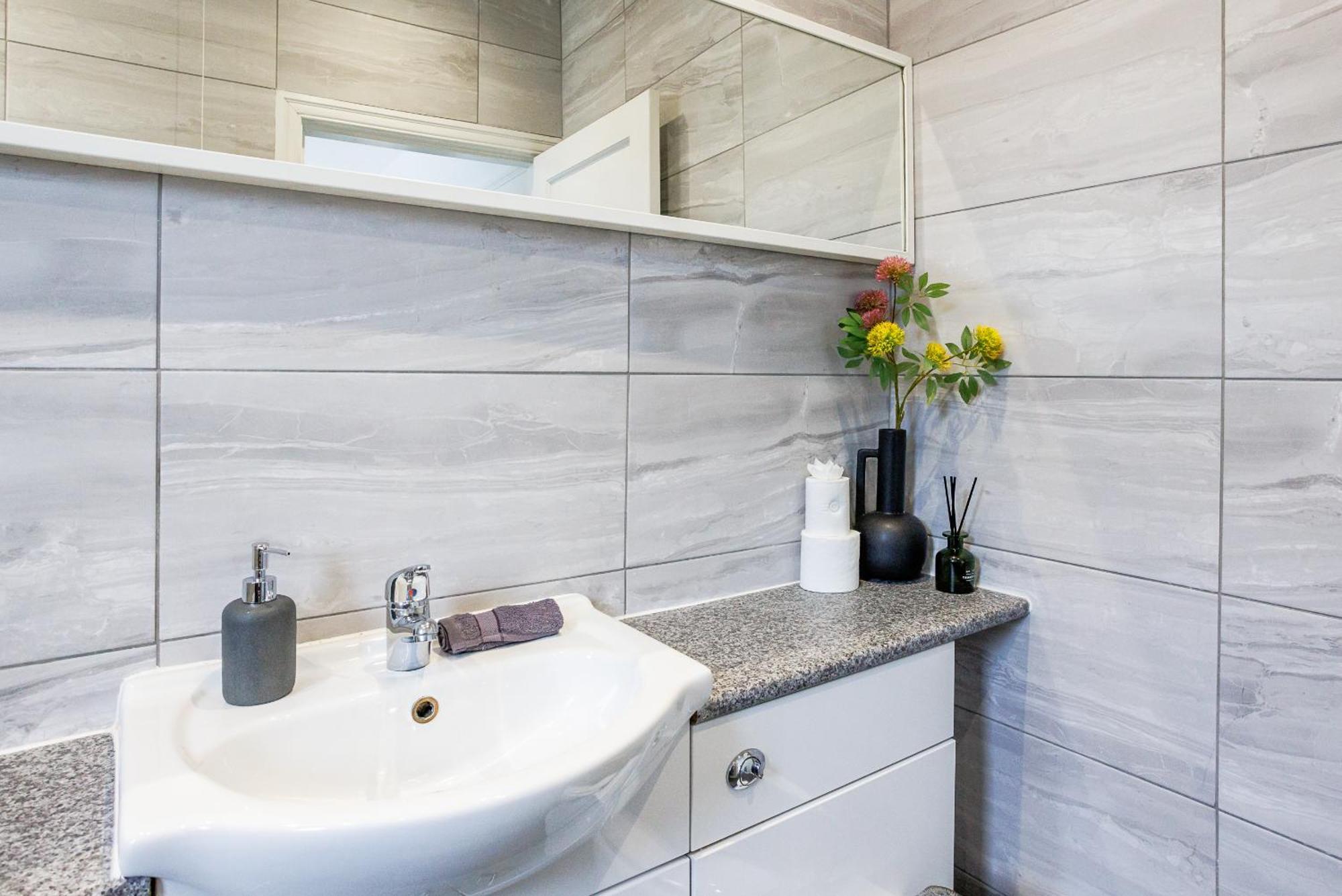 Stylish Gem - Sleeps 9 - Parking * Newcastle upon Tyne