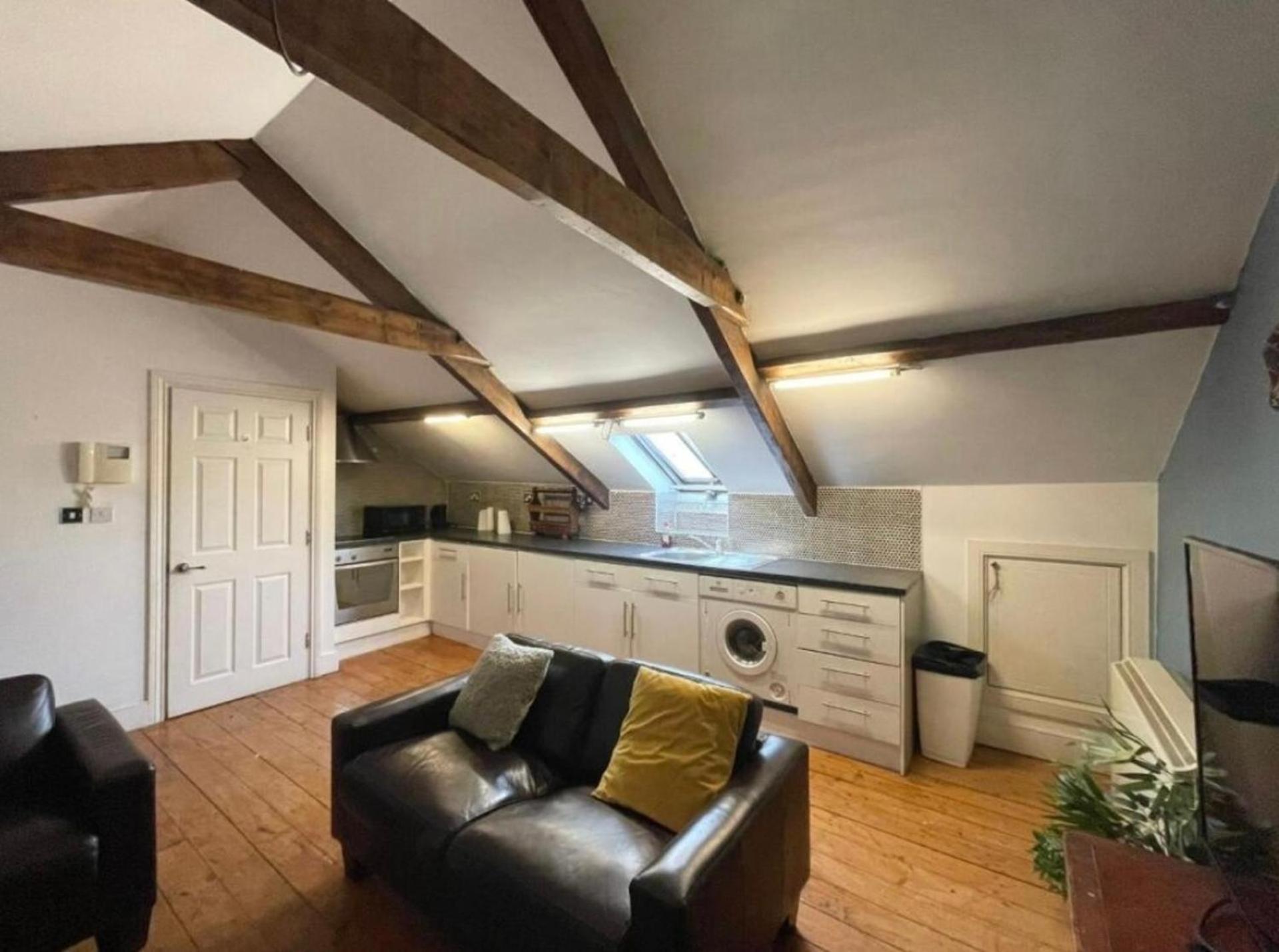 Apartment Centre 2bed Wi-fi Parking *