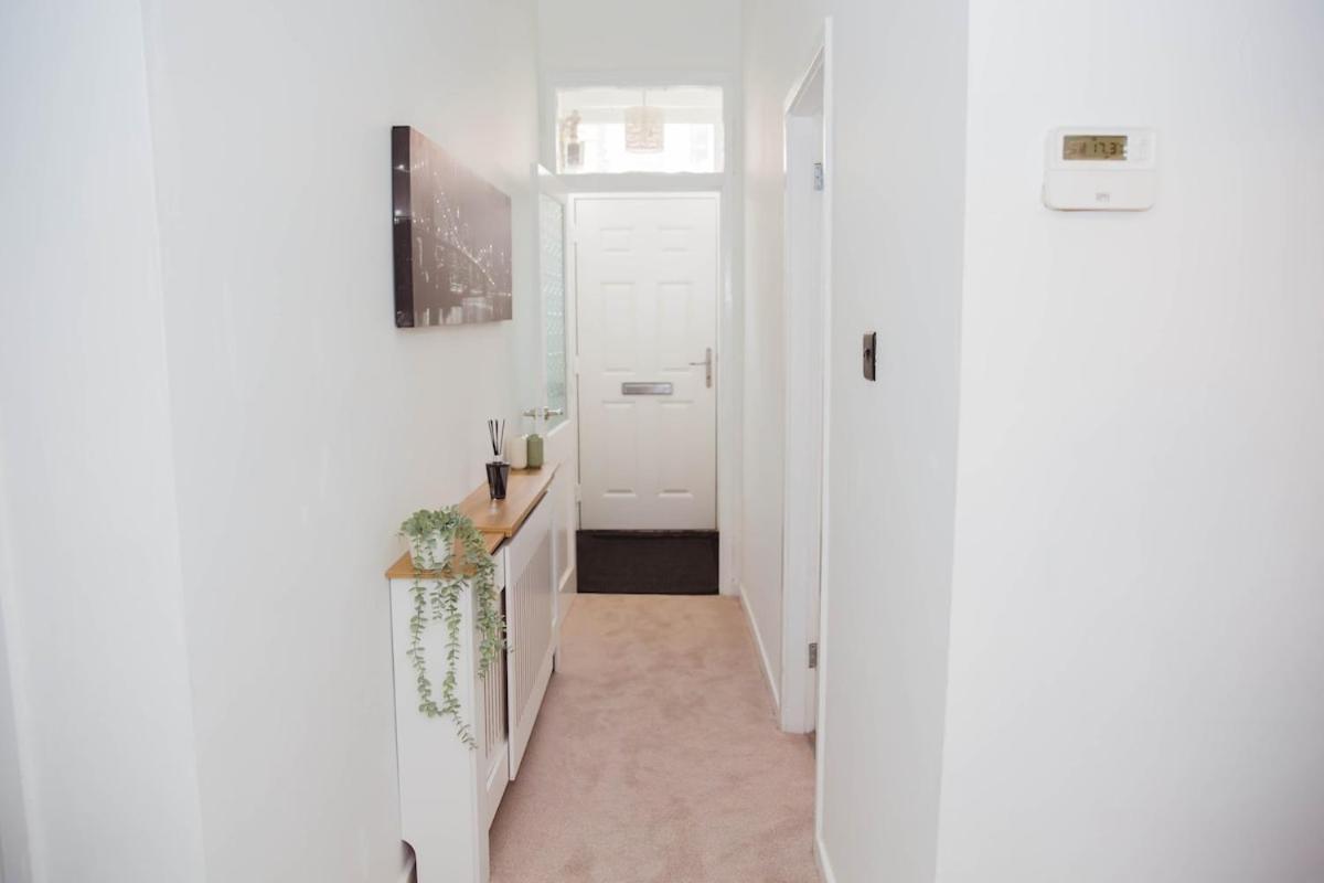 Apartment Warm & Cosy Away From *