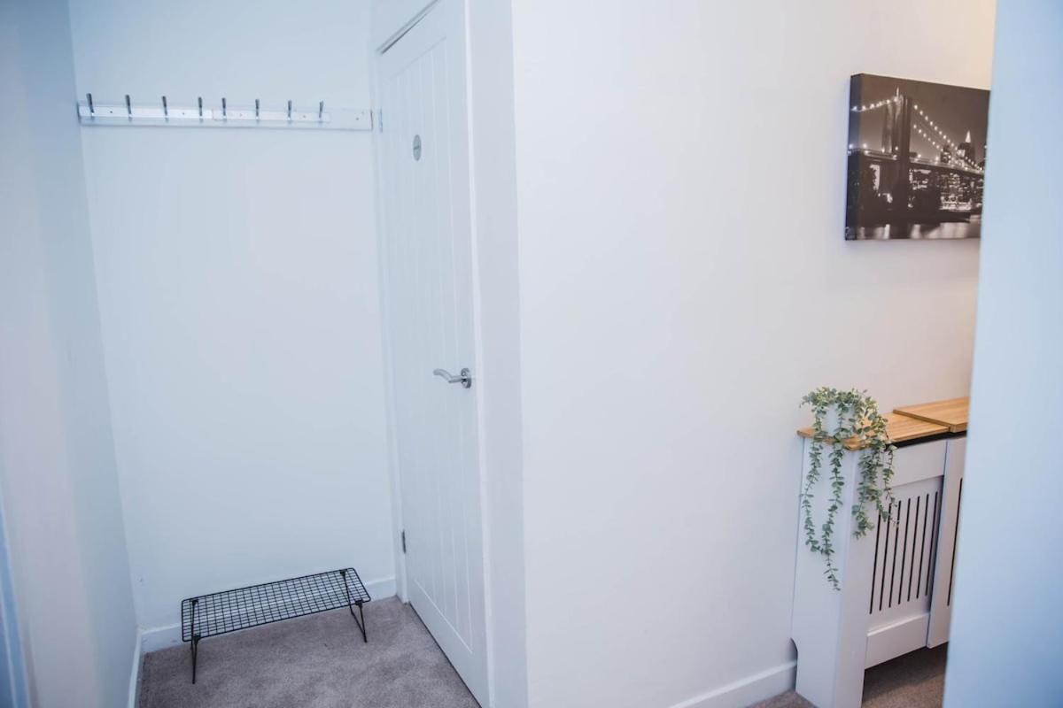 Apartment Warm & Cosy Away From *