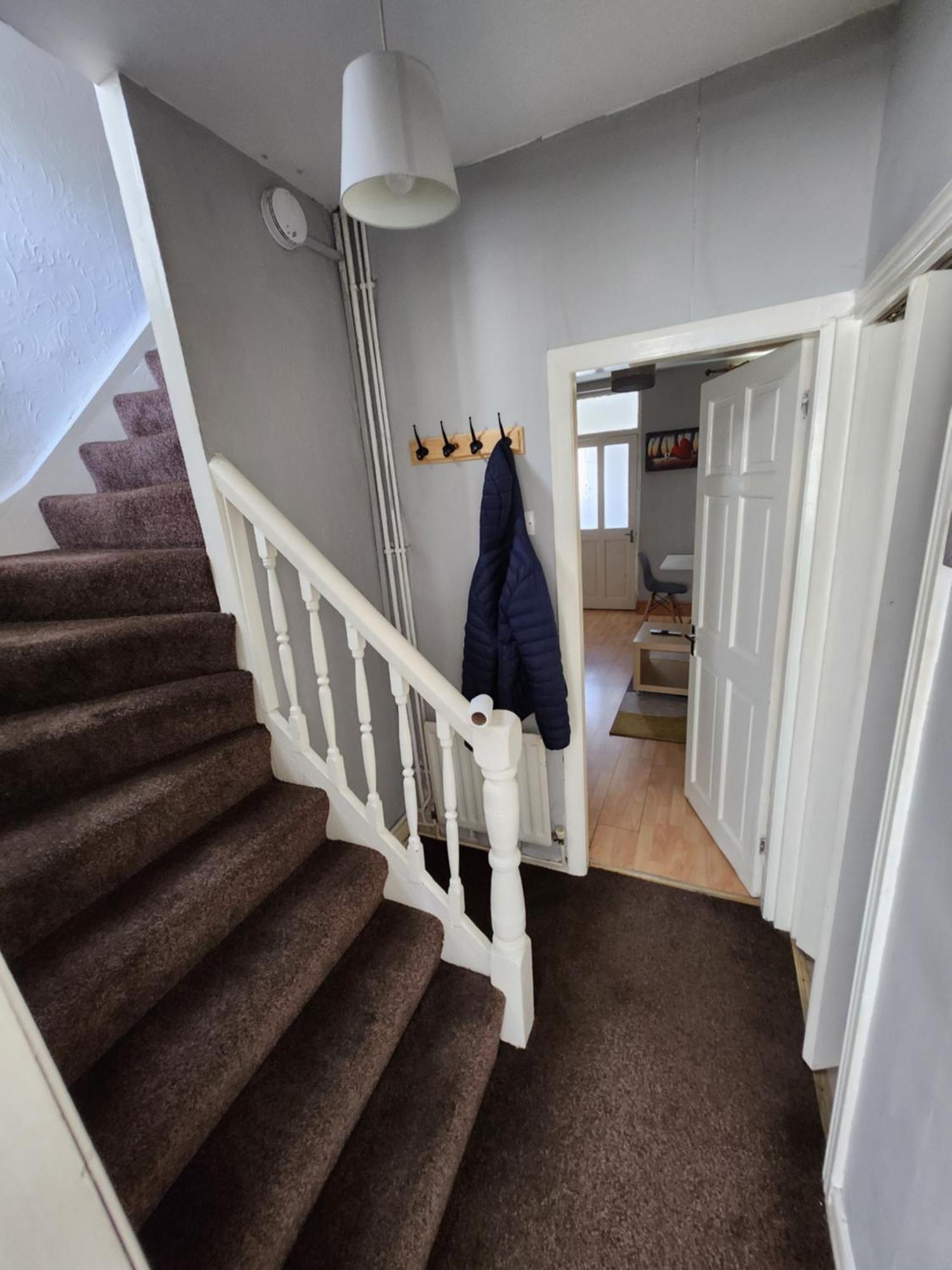 Primos Executive - 2 Bedroom House In Wallsend *