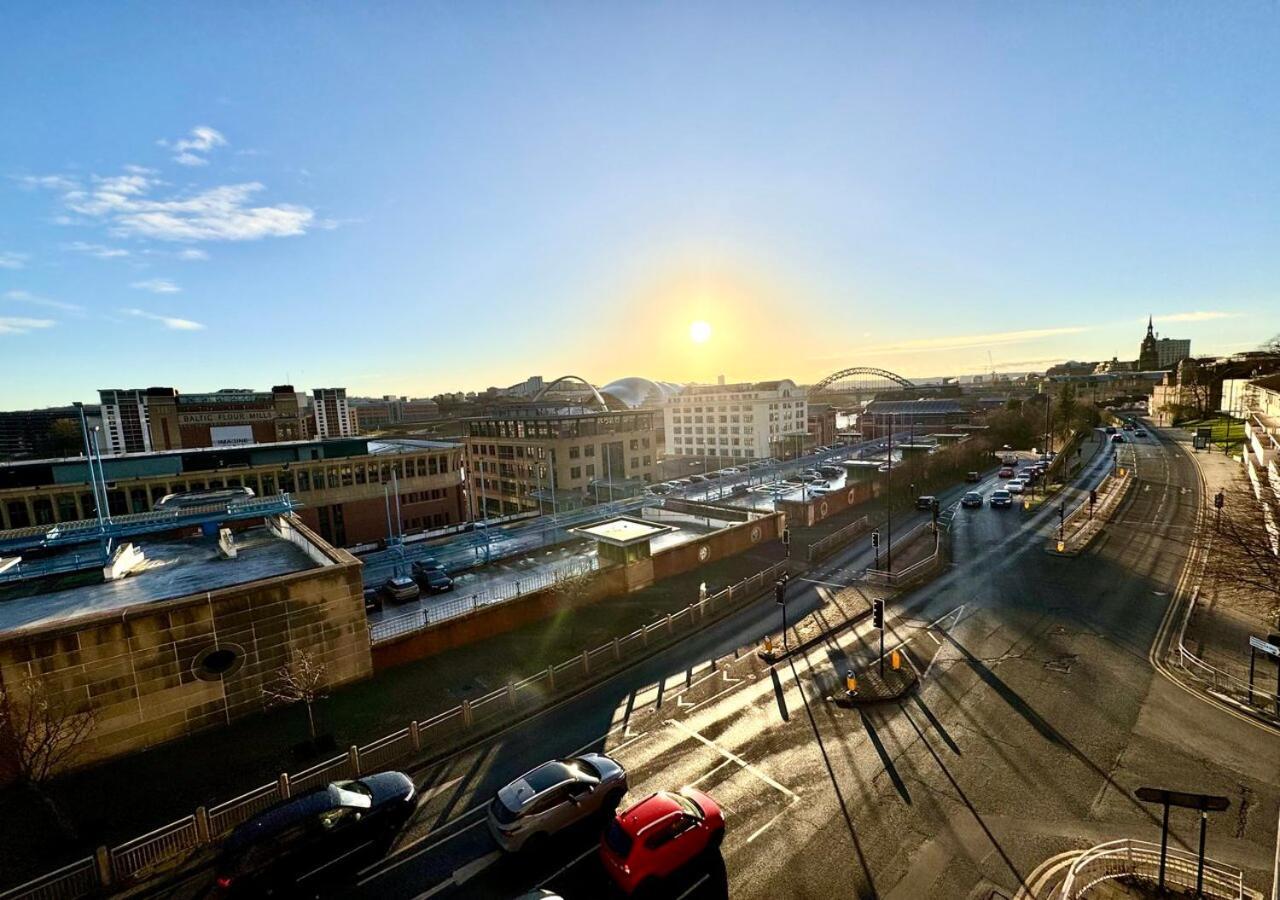 Modern With Views Of The Quayside Sleep 8 Free Parking Newcastle upon Tyne