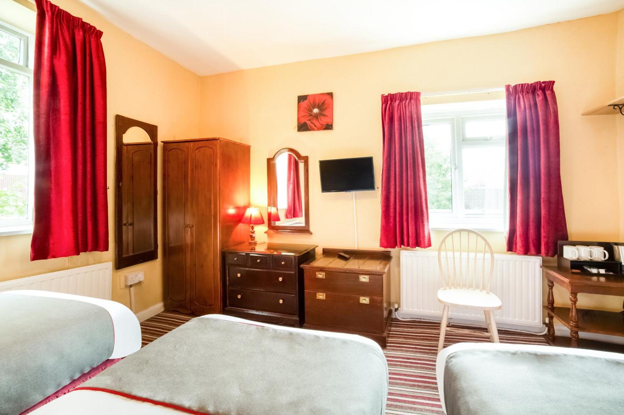 Oyo The Royal 3* Dunston (Tyne and Wear)
