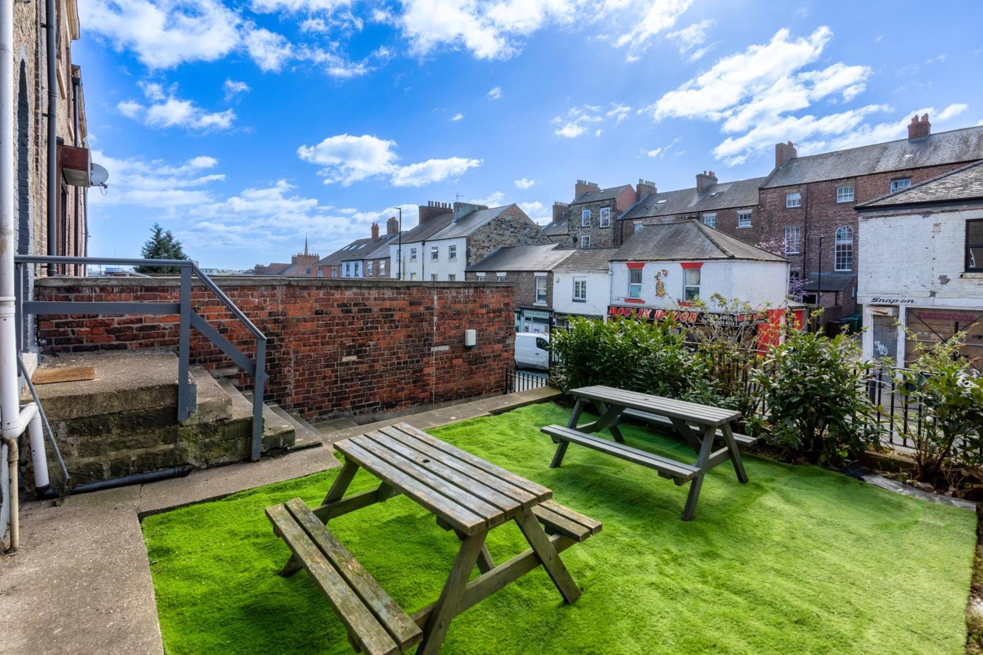 Apartment Centre Super Spacious Town House Free Parking And Wi-fi Newcastle upon Tyne