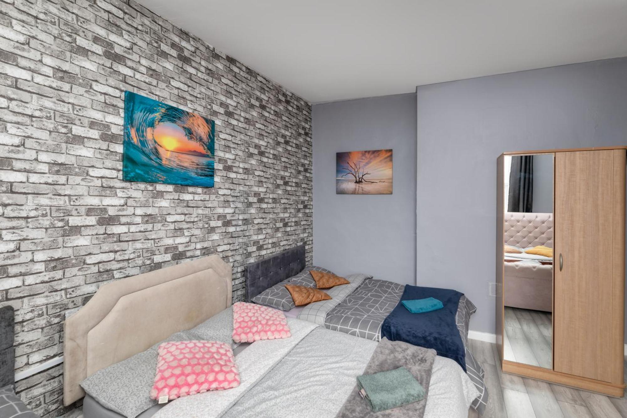 Centre Super Spacious Town House Free Parking And Wi-fi * Newcastle upon Tyne
