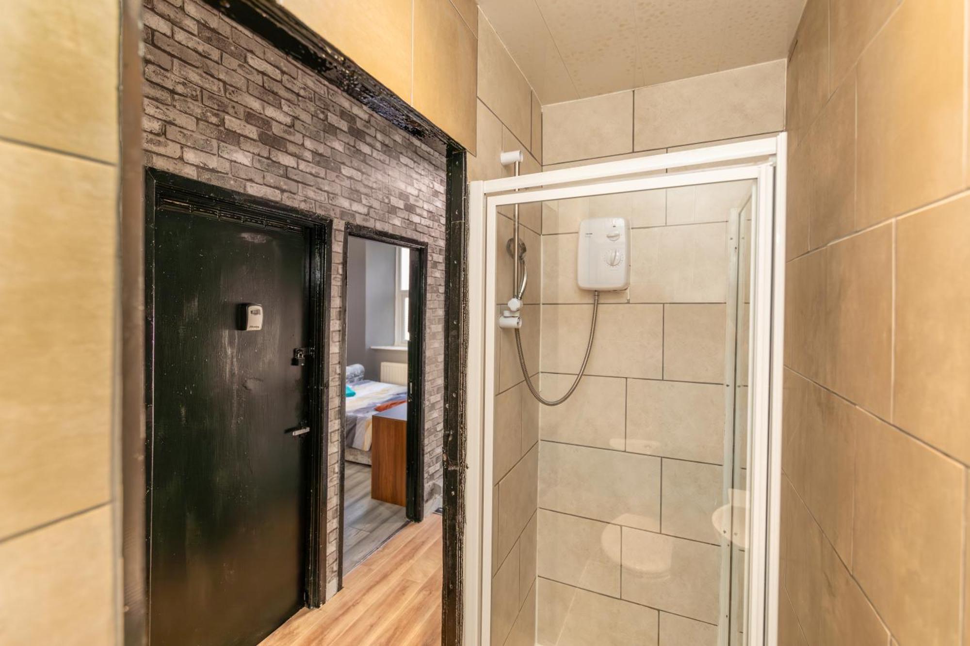 Centre Super Spacious Town House Free Parking And Wi-fi