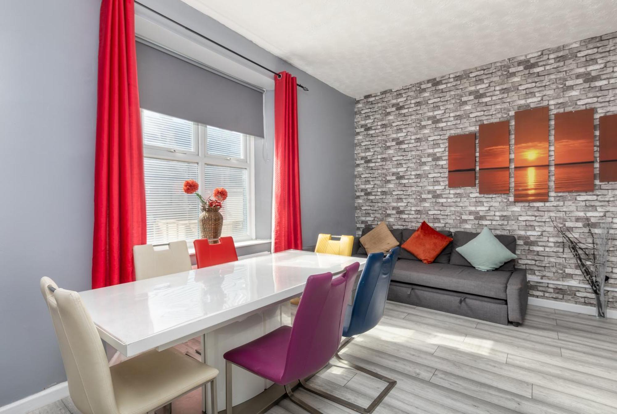 Apartment Centre Super Spacious Town House Free Parking And Wi-fi Newcastle upon Tyne