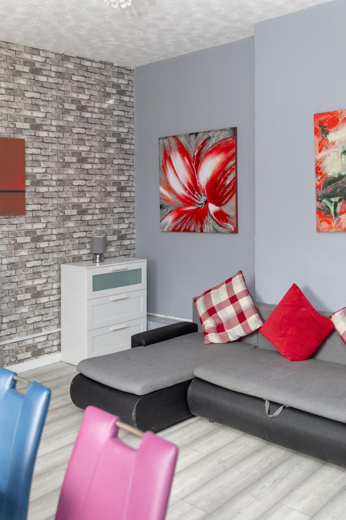 Centre Super Spacious Town House Free Parking And Wi-fi