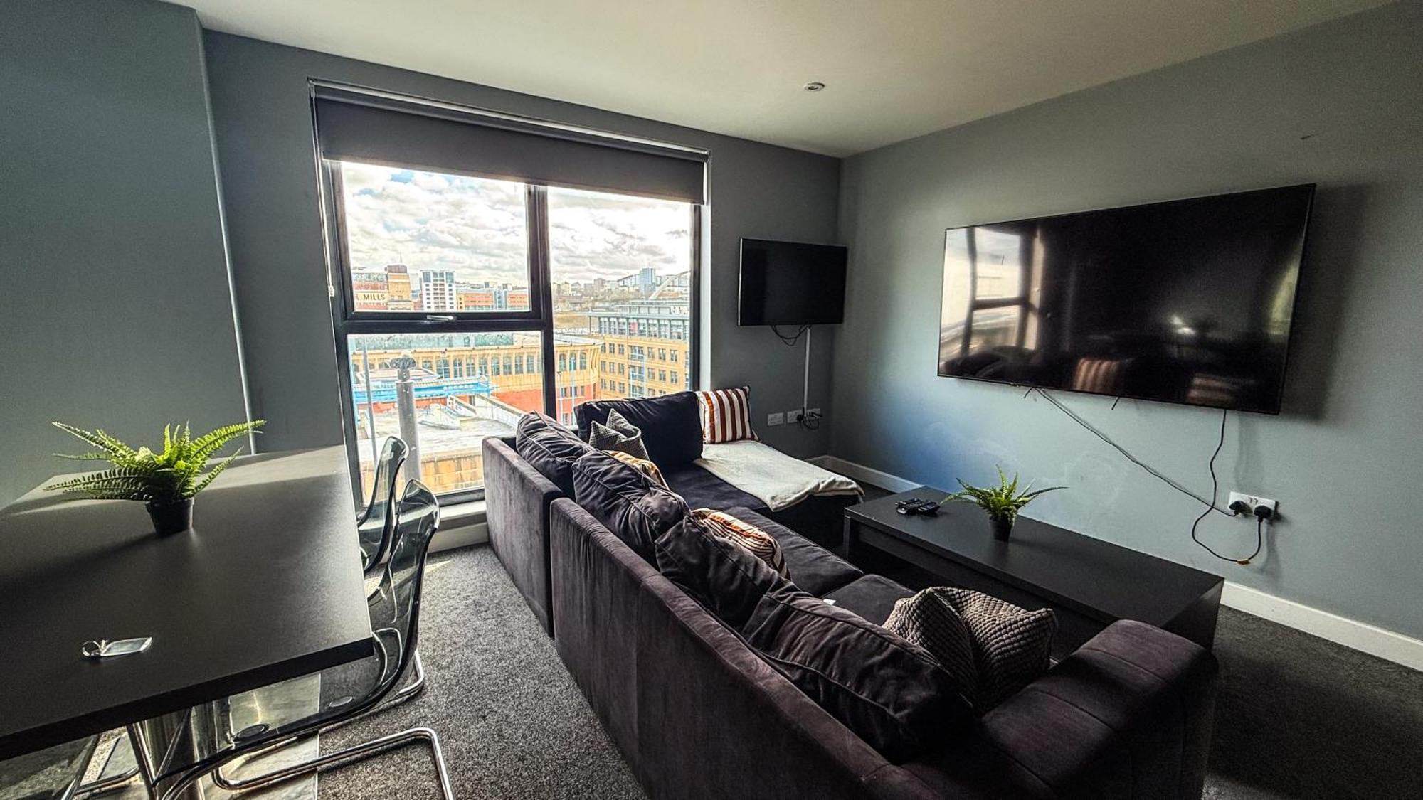 Apartment Modern With Views Of The Quayside Sleep 8 Free Parking