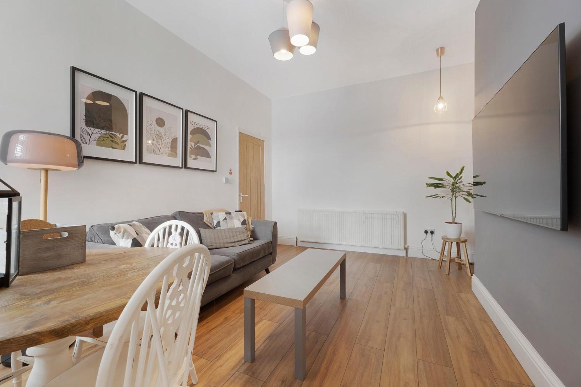 New! 2br In Biddlestone Road * Newcastle upon Tyne