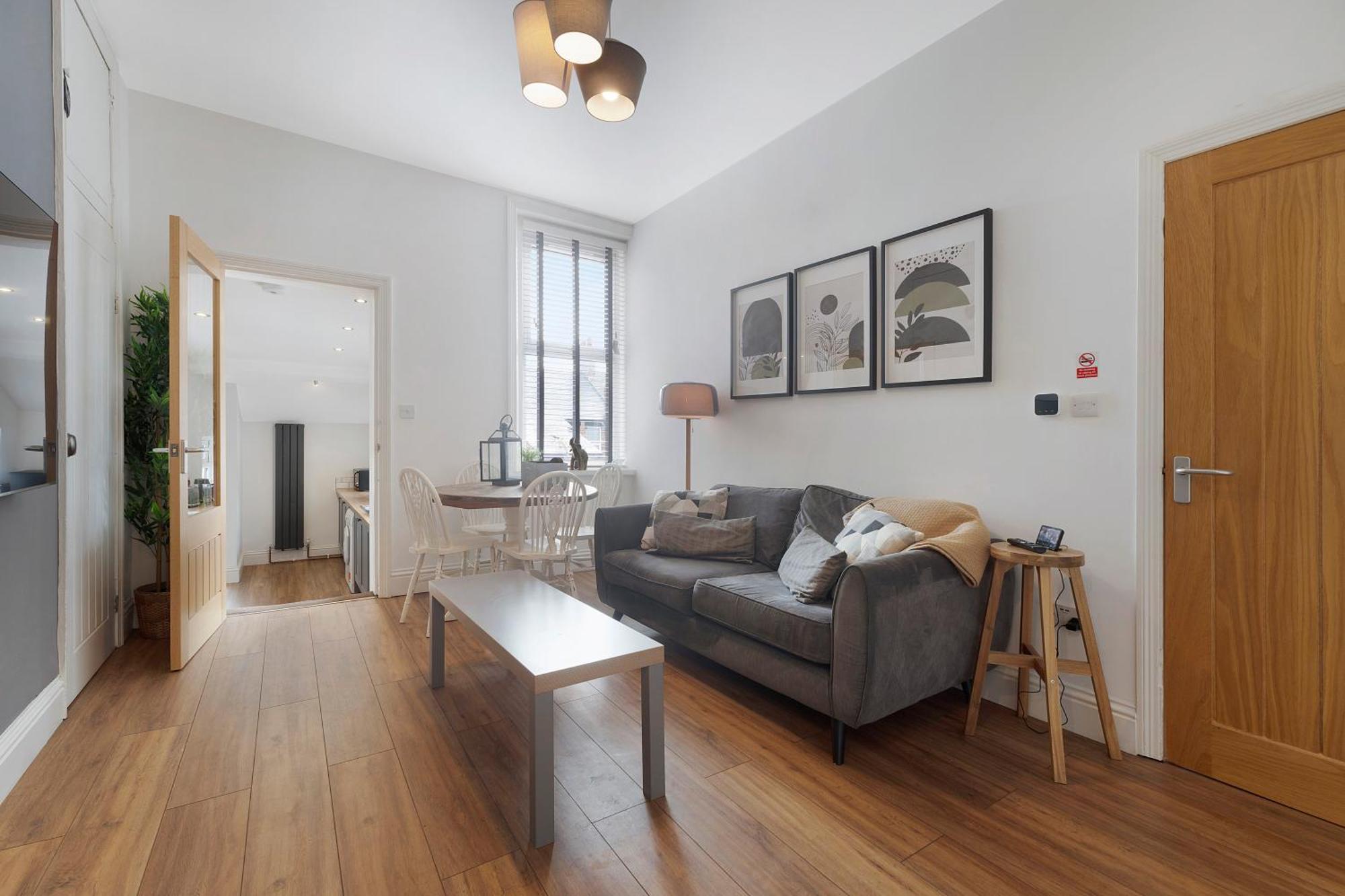 New! 2br In Biddlestone Road Holiday home *