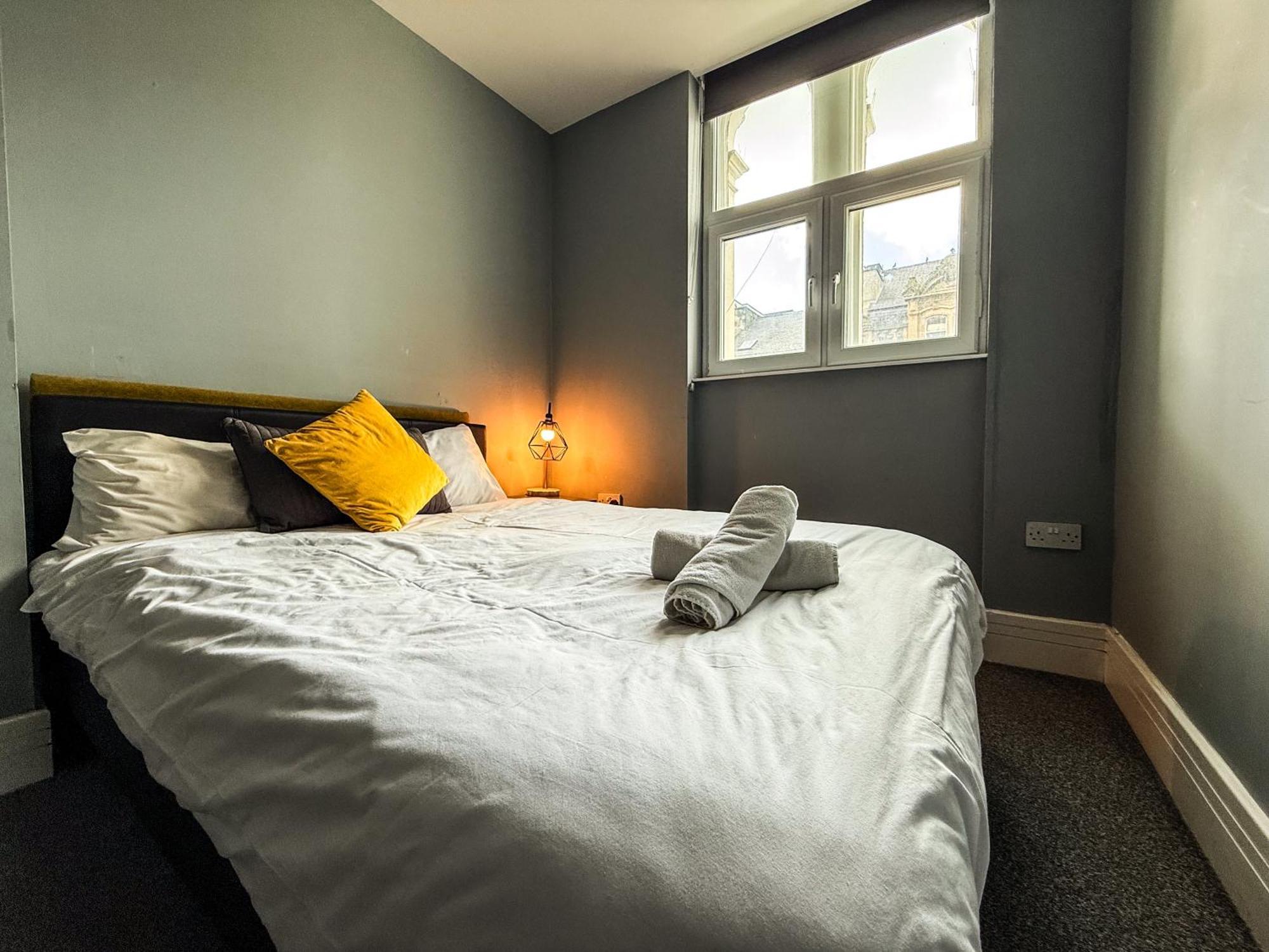 Apartment 3 Bedroom In The Heart Of - Modern - Sleeps 6