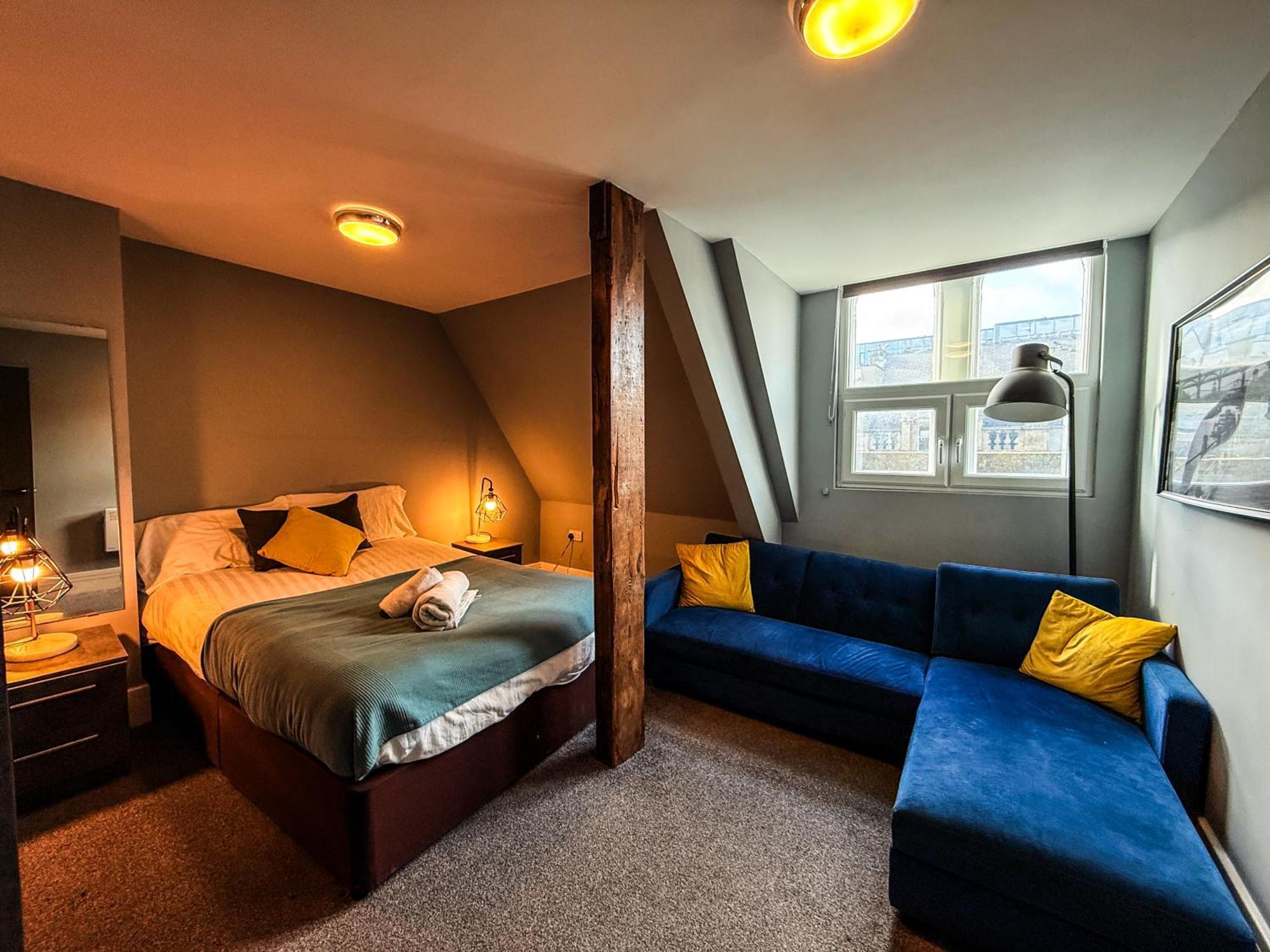 2 Bedroom In The Heart Of - Spacious - Sleeps 8 Apartment Newcastle upon Tyne