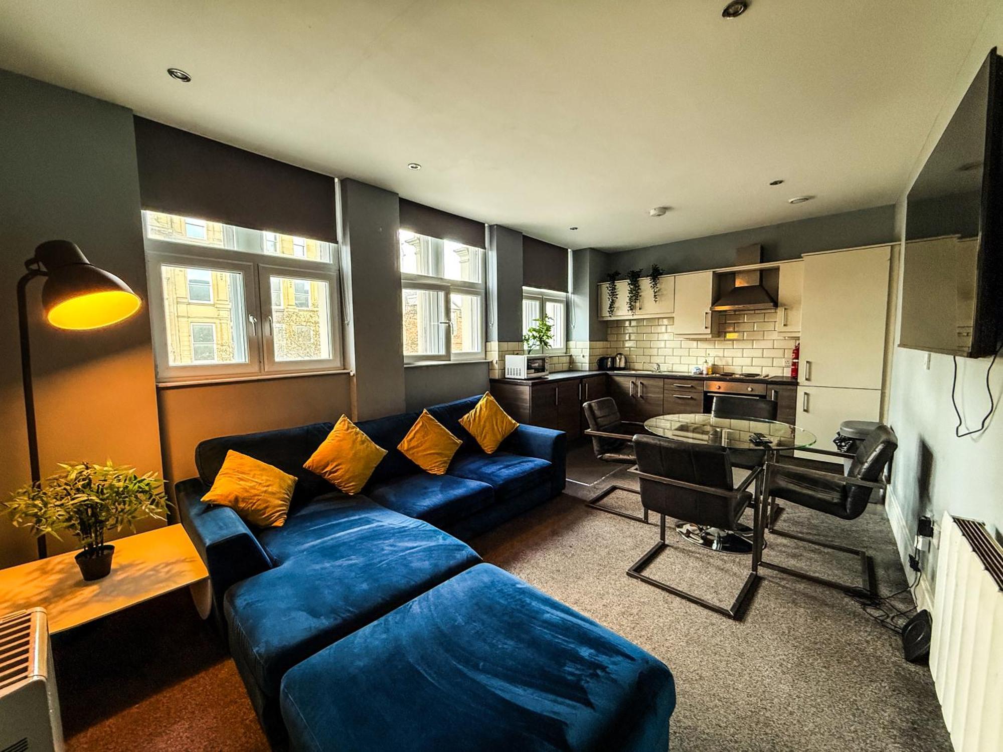3 Bedroom In The Heart Of - Modern - Sleeps 6 Apartment